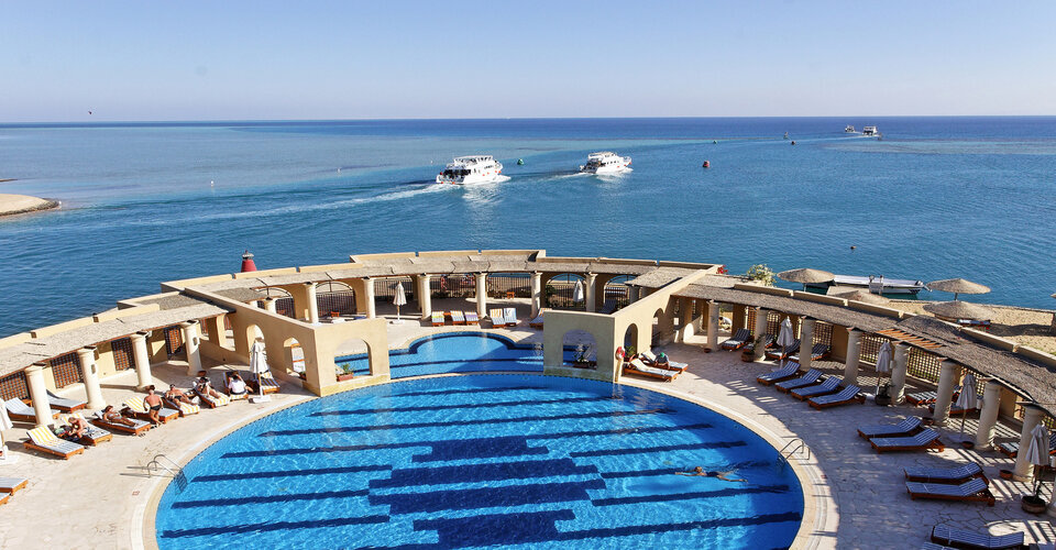 thethreecorners_redsea_el_gouna_ocean_view_presige_le_soleil_pool_4
