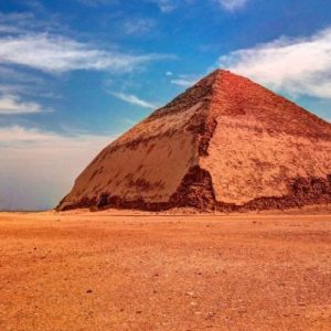 المعالم التاريخية في سقارة ودهشور، أسرار الحياة الجنائزية في مصر القديمة المعالم التاريخية في سقارة ودهشور فرصتك لاستكشاف التطور للحياة الجنائزية في مصر القديمة
